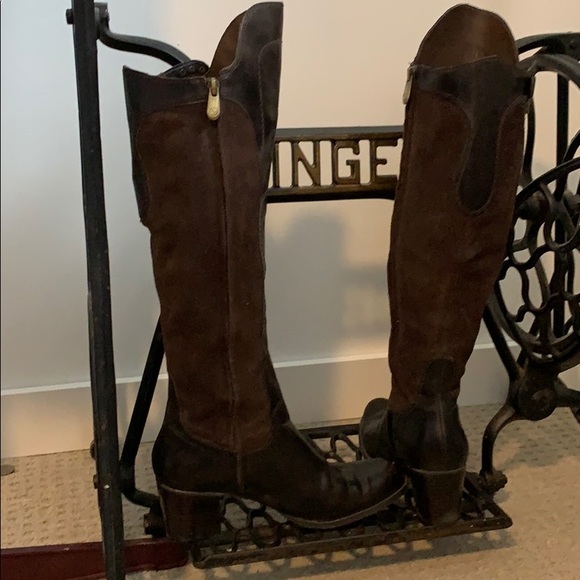 Adrienne Vittadini leather boots - Picture 4 of 7